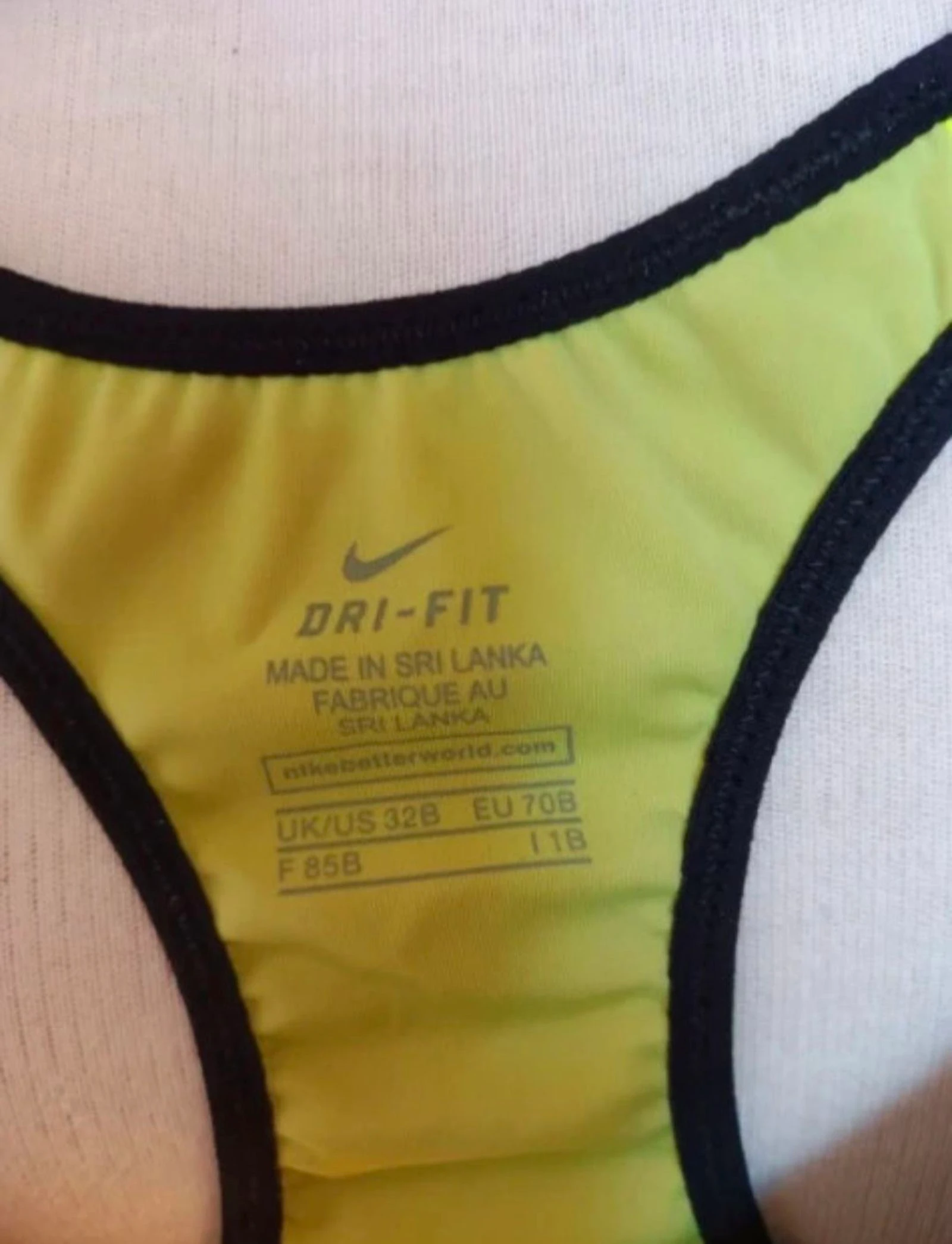 Sutiã esportivo fluorescente amarelo Nike 85B – photo 4